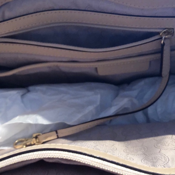 Michael kors bag - Picture 5 of 8